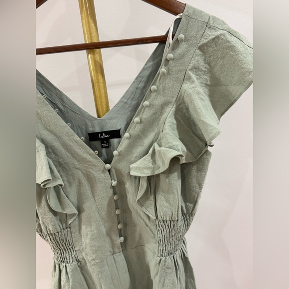 LULUβs β’ Sage Button-Detail Romper - Picture 9 of 10